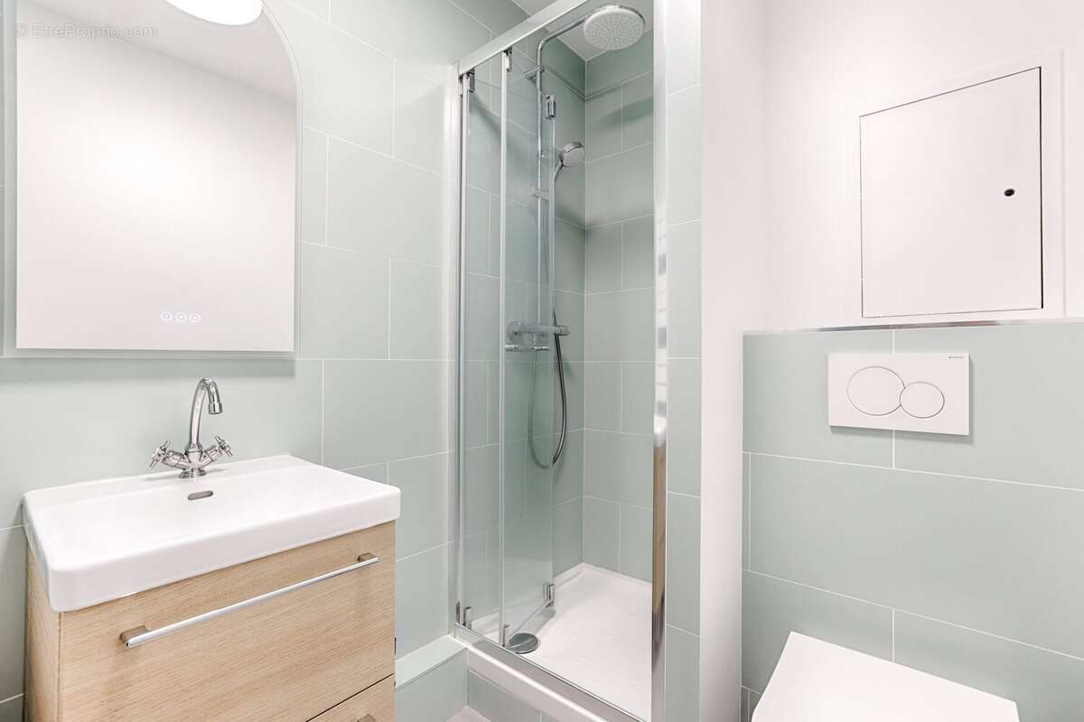 Appartement à COURBEVOIE