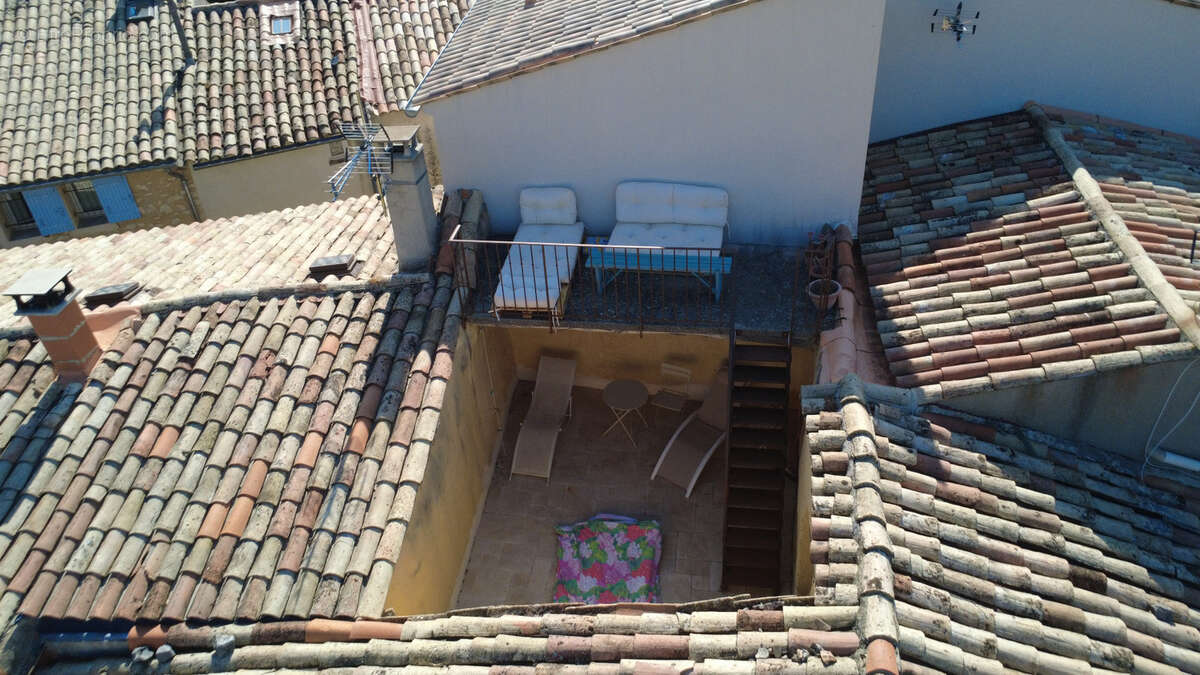 Maison familiale à vendre 7 pièces SAINT TRINIT (84) - Tropézienne avec vue sur les toits du village et la campagne environnante - photo 14