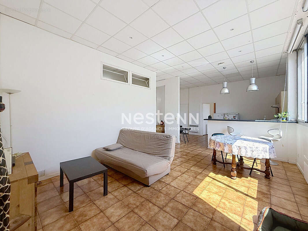 Vallauris Grand 4 pièces de 90 m² en rez-de-chaussée avec parking privatif - photo 2