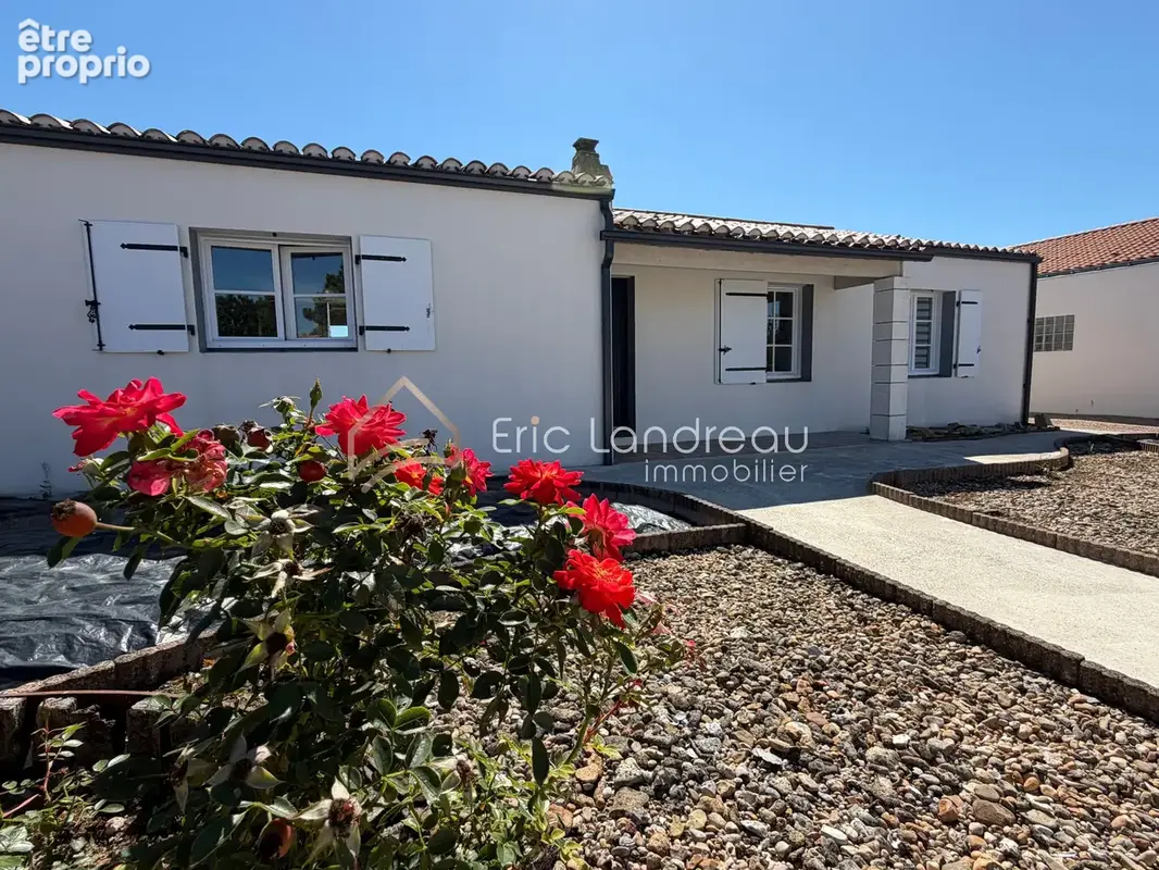 À quelques pas des commerces   Maison 3 chambres avec garage de 42 m2 et terrain clos de 798 m2 - photo 15