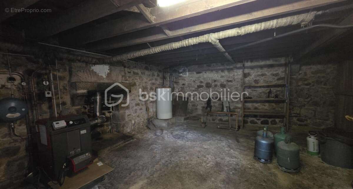 Maison à SAINT-GERMAIN-EN-COGLES