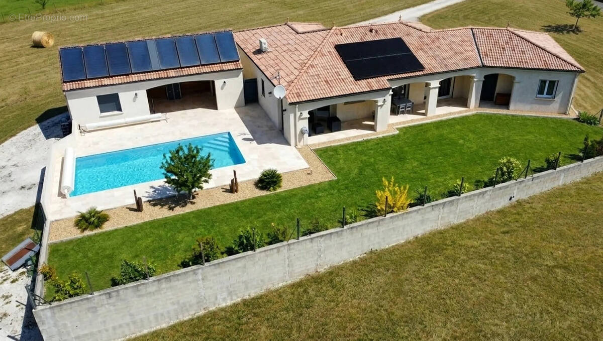 Maison à MONTAIGU-DE-QUERCY
