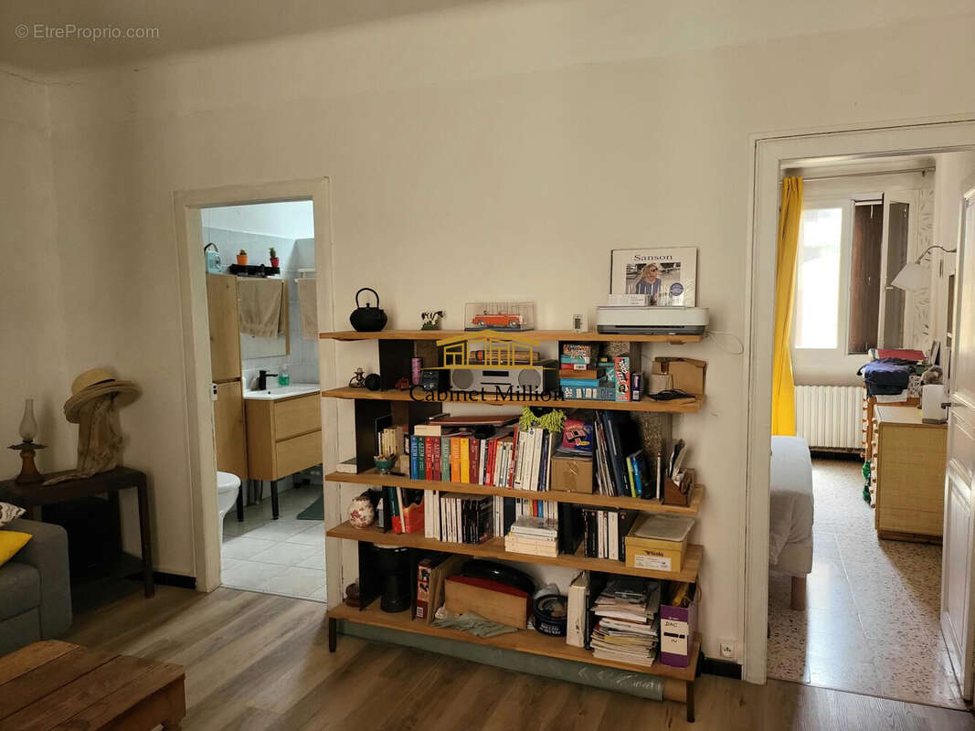 Maison à VIC-LA-GARDIOLE