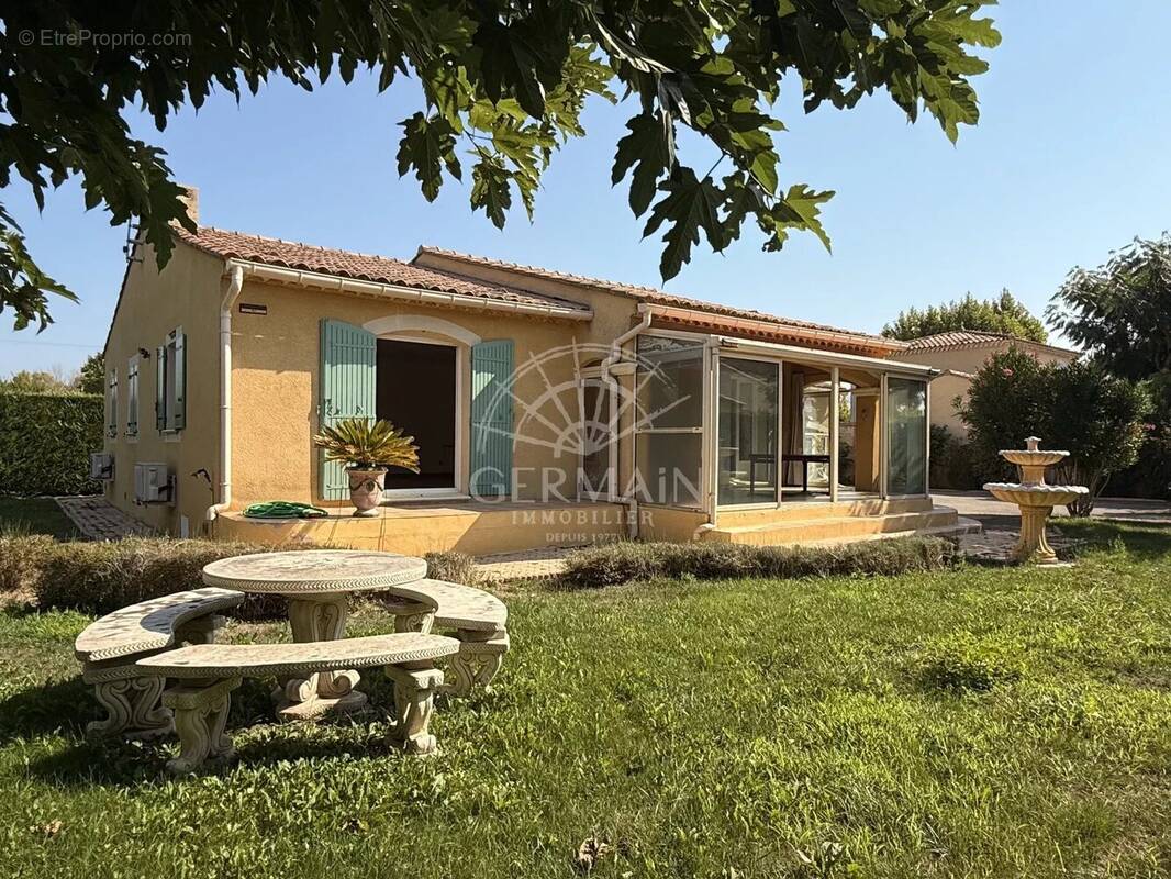 L'Isle-sur-la-Sorgue, Proche du centre-ville, maison traditionnelle de plain-pied de 120 m² - photo 10