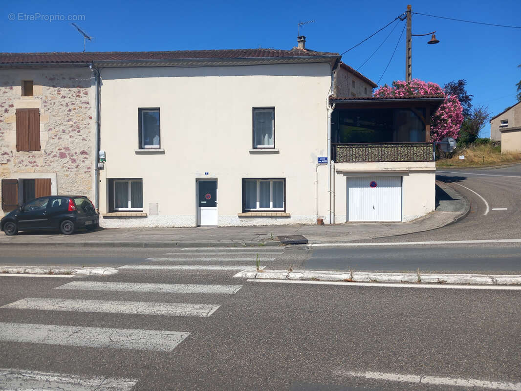 Maison à FUMEL