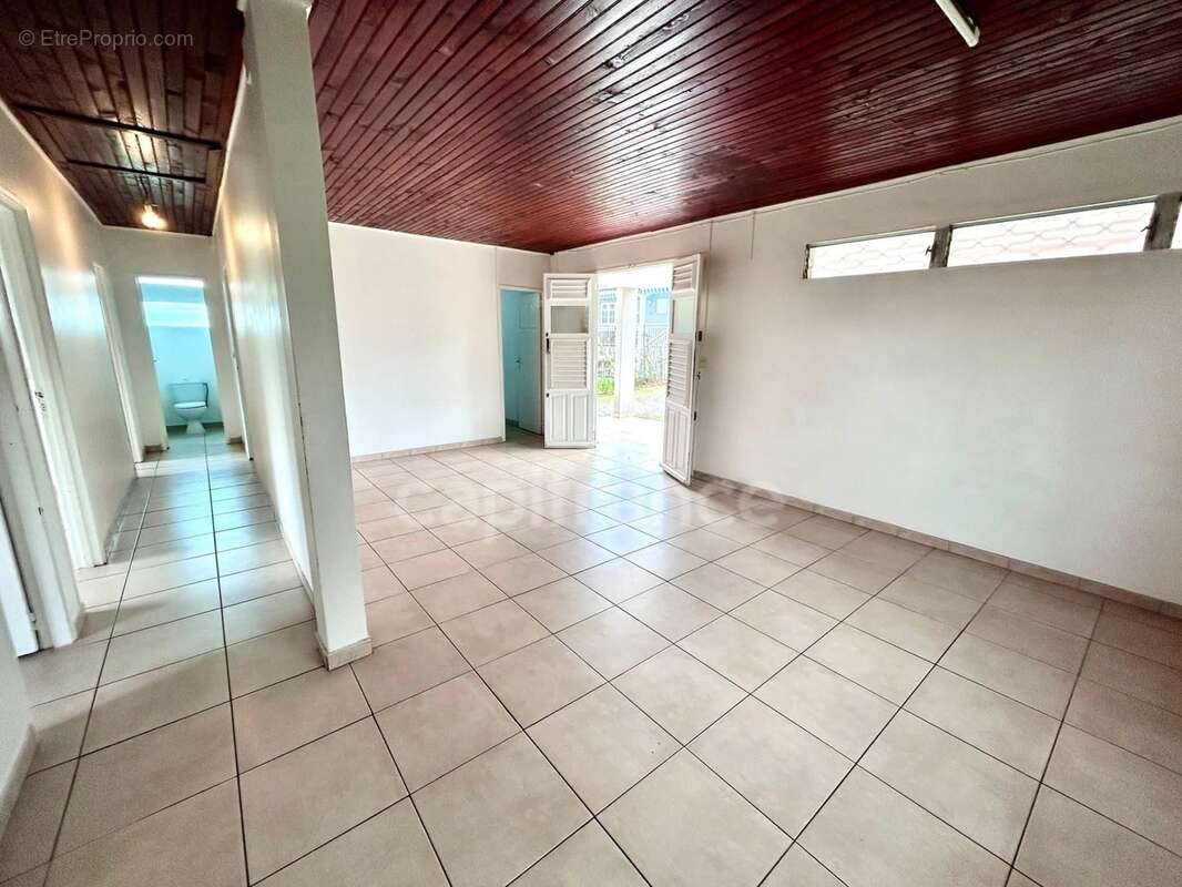 Maison à vendre 3 pièces REDOUTE FORT DE FRANCE (972) - photo 3