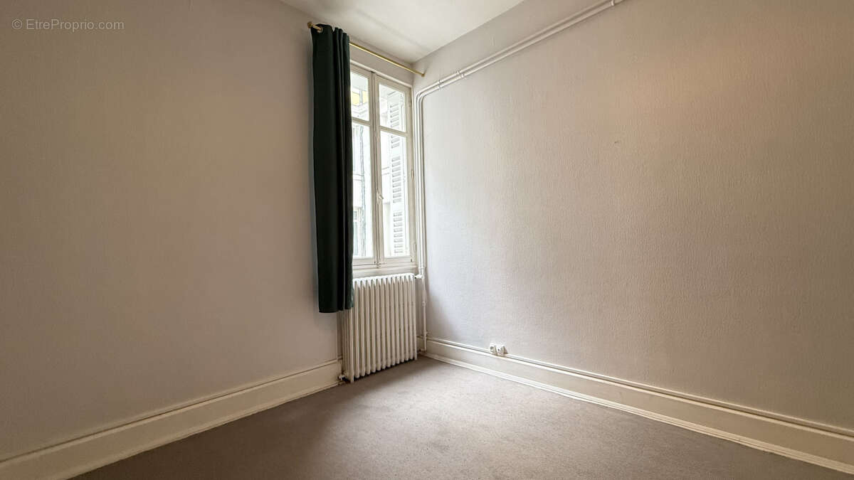 Appartement T3 face au parc des Sources avec balcon et ascenseur - photo 16