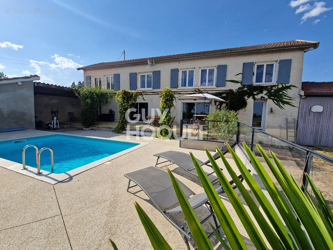 Maison à CEZAY