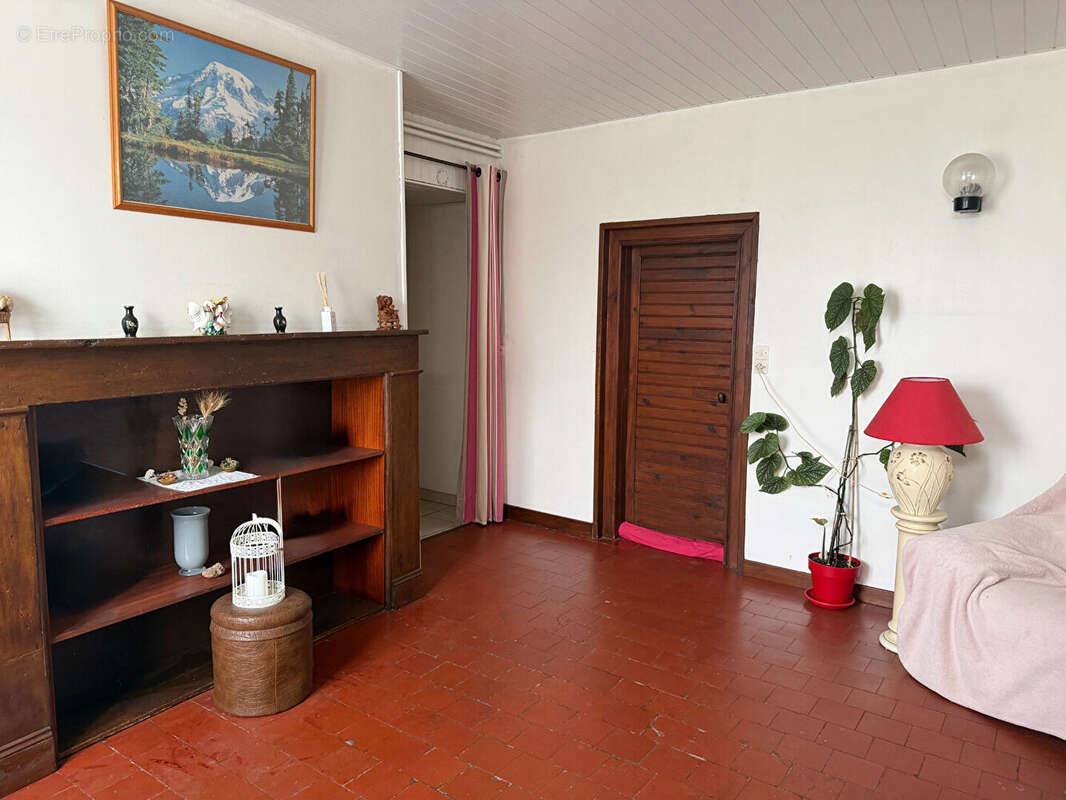 Maison à LA NEUVILLE-BOSMONT