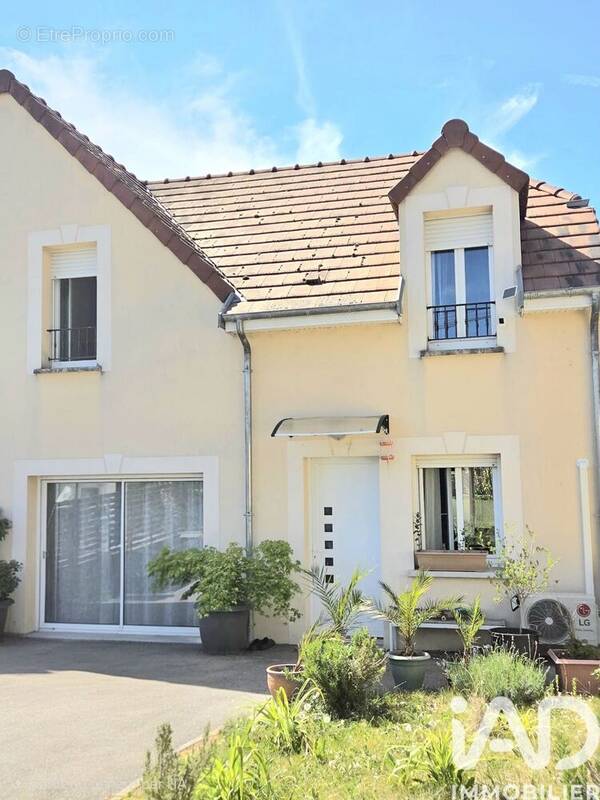 Photo 1 - Maison à SAINT-PARRES-AUX-TERTRES