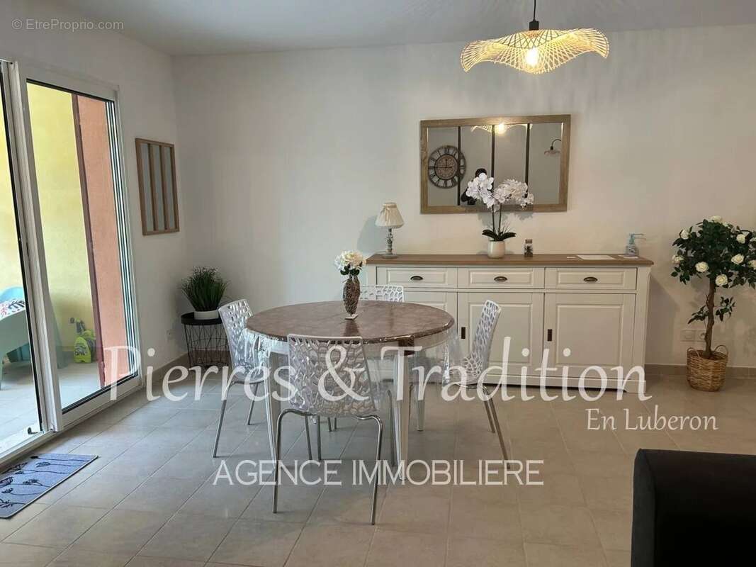 Roussillon, appartement T2 en rez de chaussée avec cour et parking - photo 5