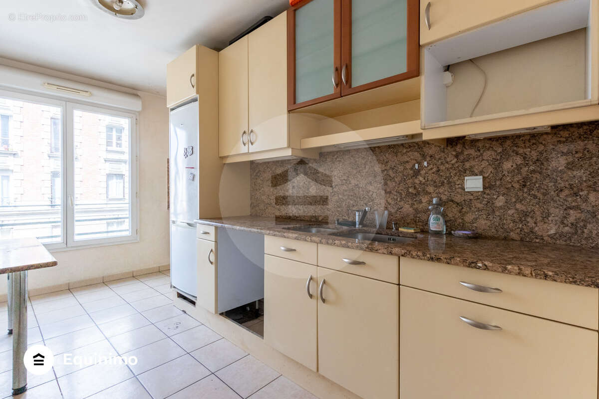 Appartement à LES LILAS