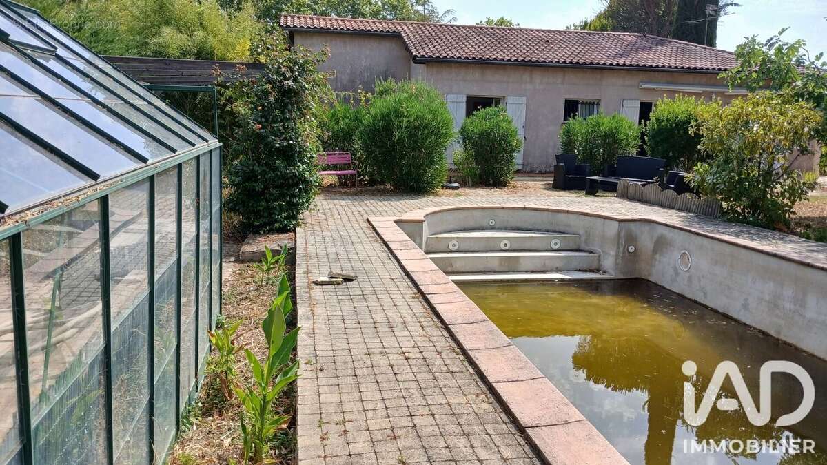 Maison 92 m² à Montpezat-De-Quercy  - photo 6