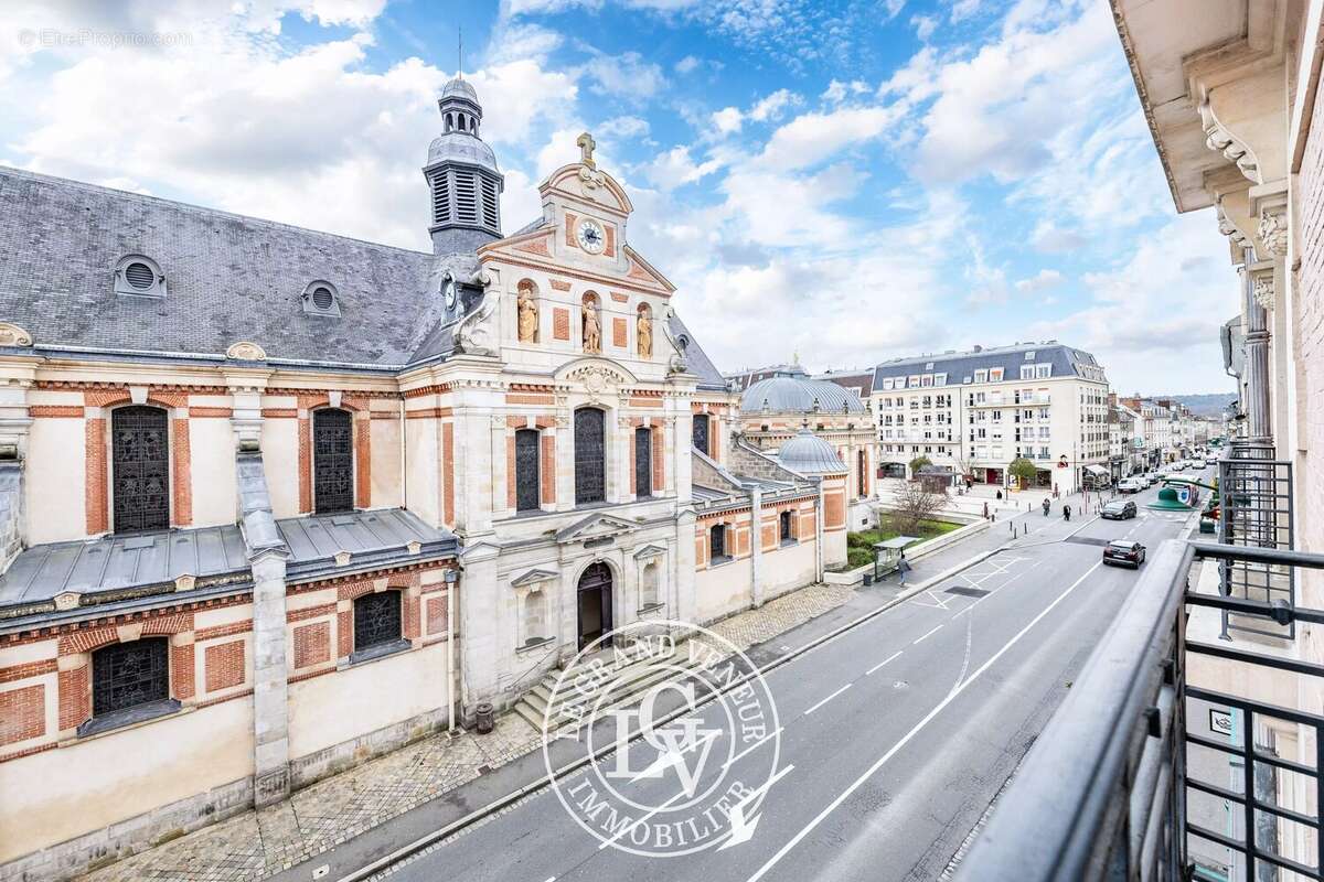 Appartement à FONTAINEBLEAU