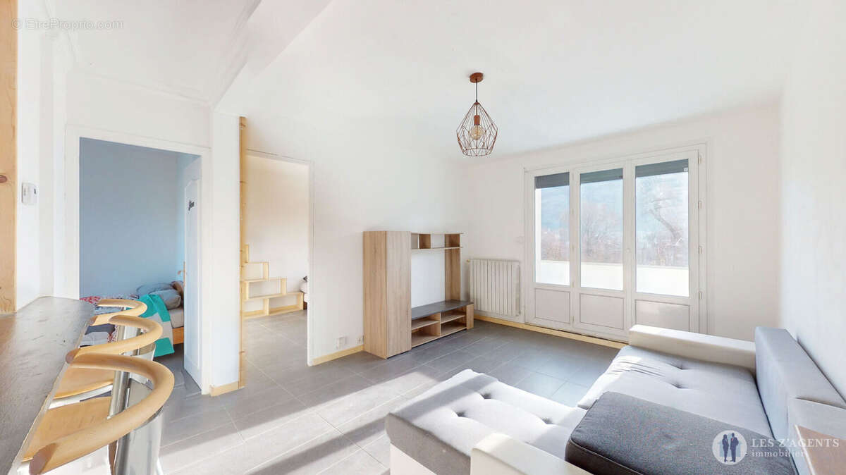 Appartement à SAINT-MARTIN-D'HERES