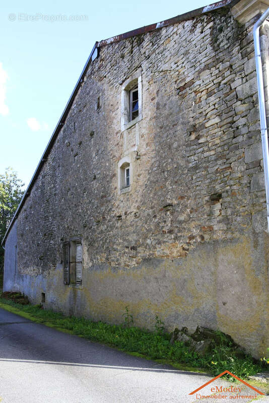 Maison à GRUEY-LES-SURANCE