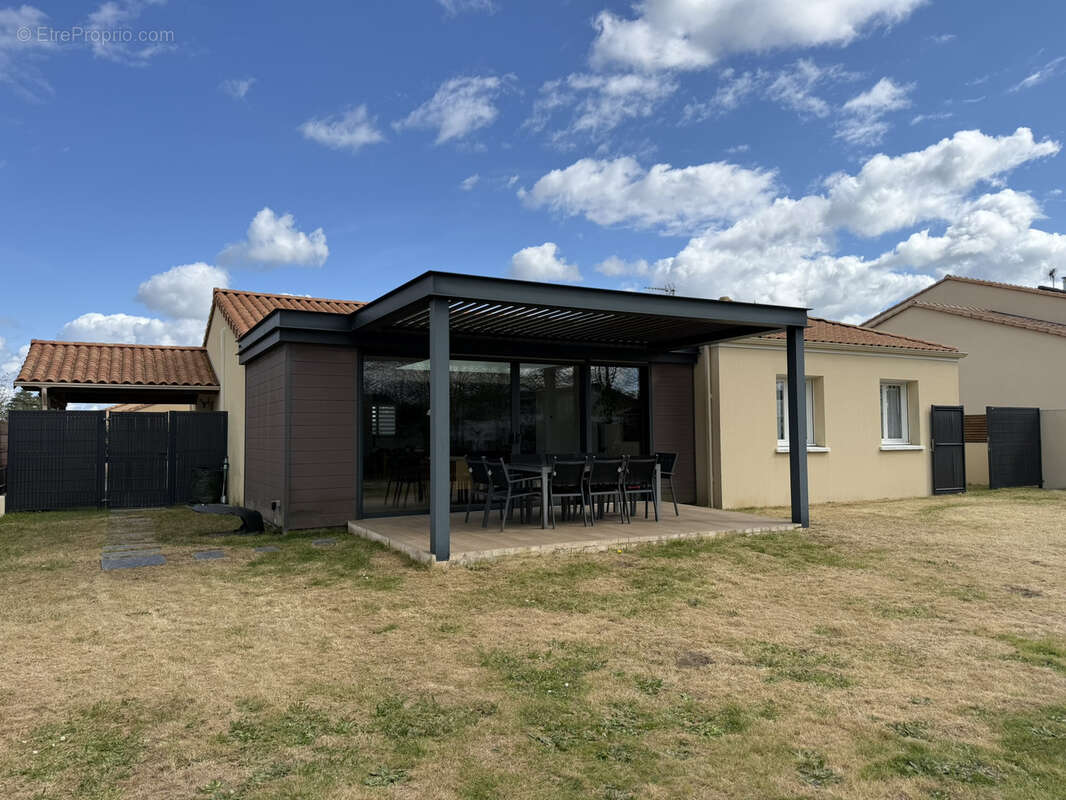 Maison à AIGREFEUILLE-SUR-MAINE