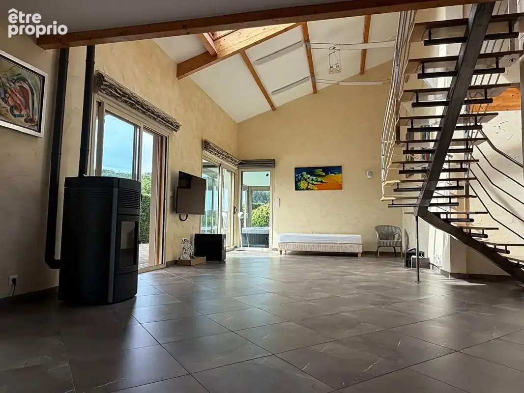 EXCLUSIVITE Villa de 215 m2 sur les hauteurs à 8 minutes du centre de Clermont-Ferrand - photo 7