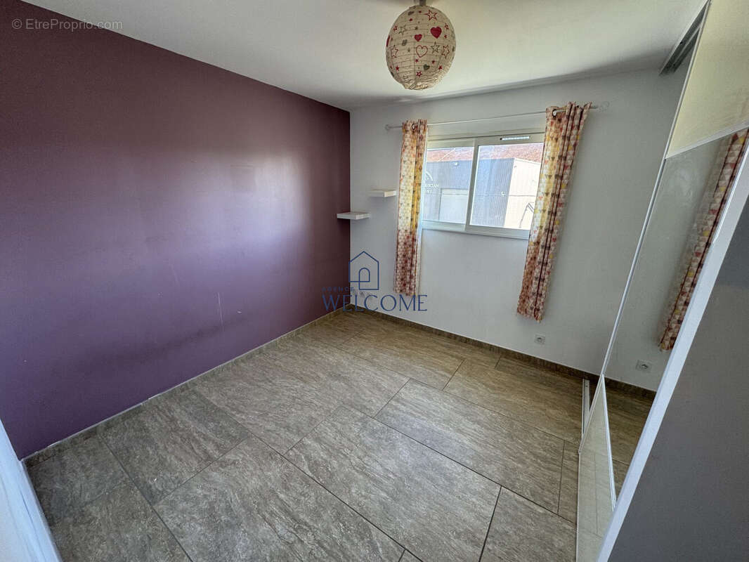 Maison à LAUDUN-L&#039;ARDOISE