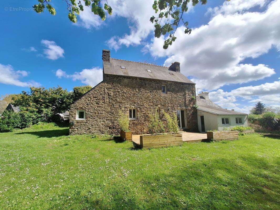Demeure de charme en pierre – 124 m² – Plouézoc’h – Cadre privilégié et intimité rare - photo 5