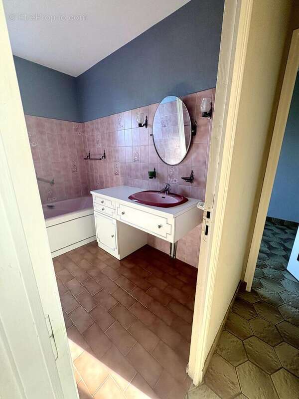 Photo 9 - Maison à TOURLAVILLE