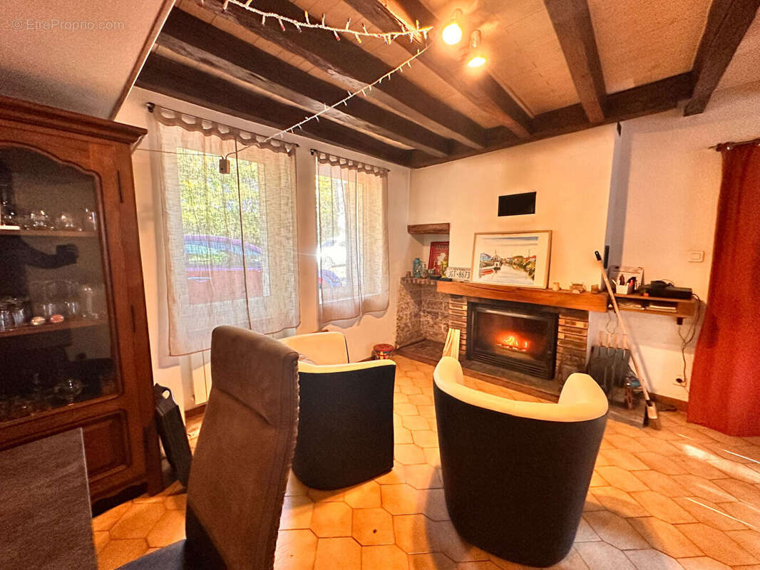 Maison à IVOY-LE-PRE