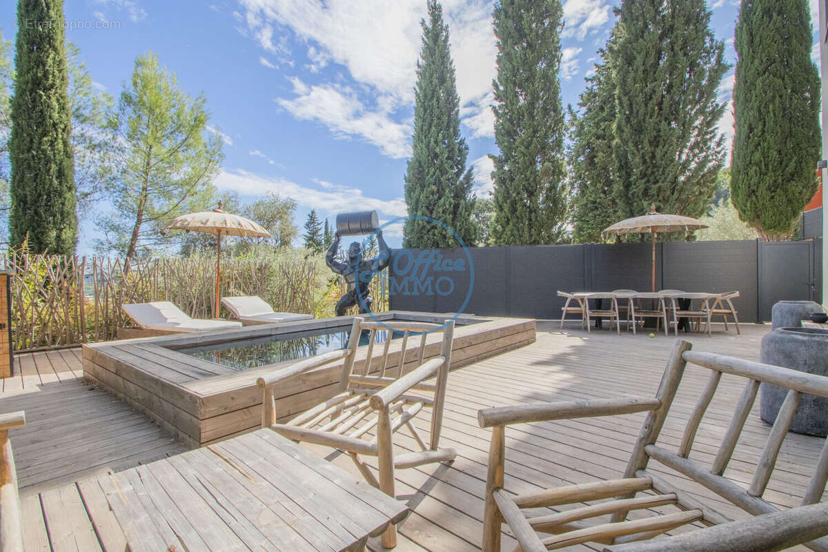 Maison à SOLLIES-PONT