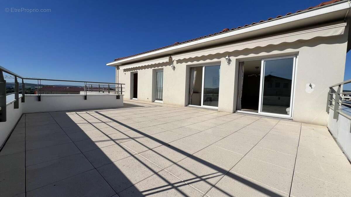 Photo 3 - Appartement à LA TOUR-DE-SALVAGNY