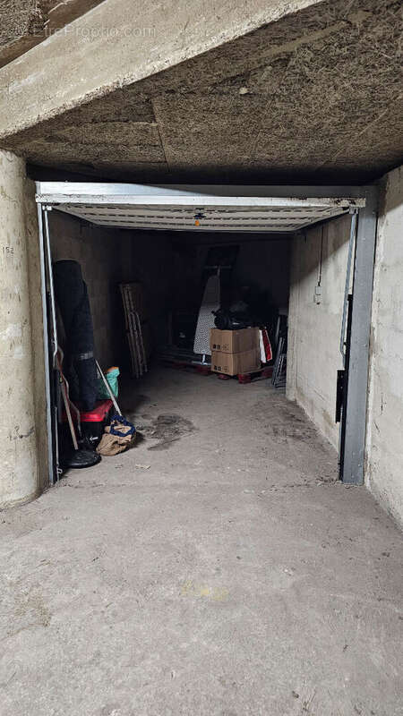 Parking à MARSEILLE-8E