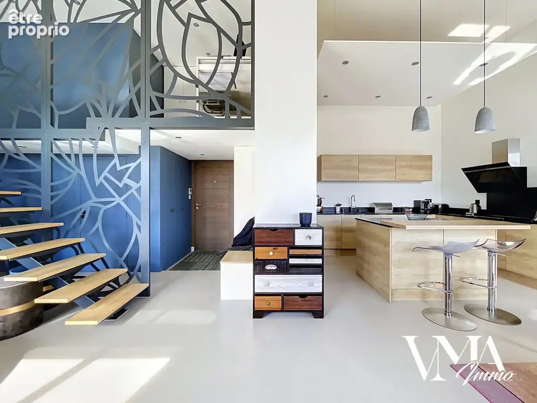 PUVIS DE CHAVANNE / Bel Appartement de 100 m2 rénové et climatisé - photo 9