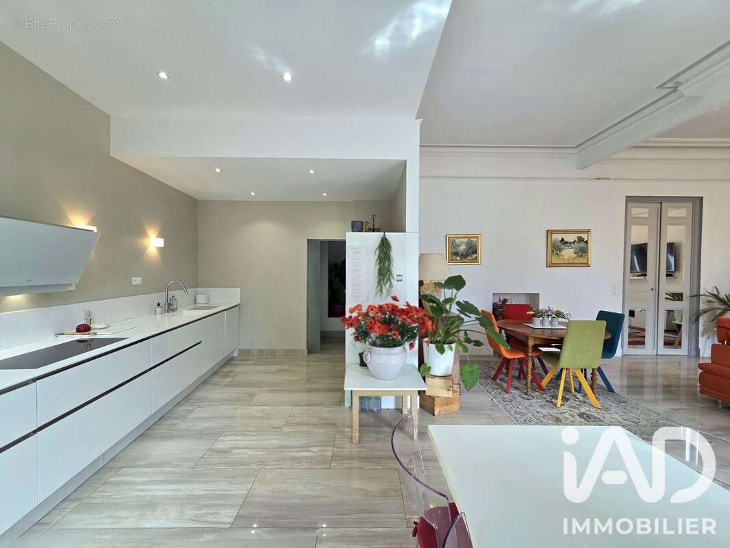 Appartement 155 m² à Nimes  - photo 8