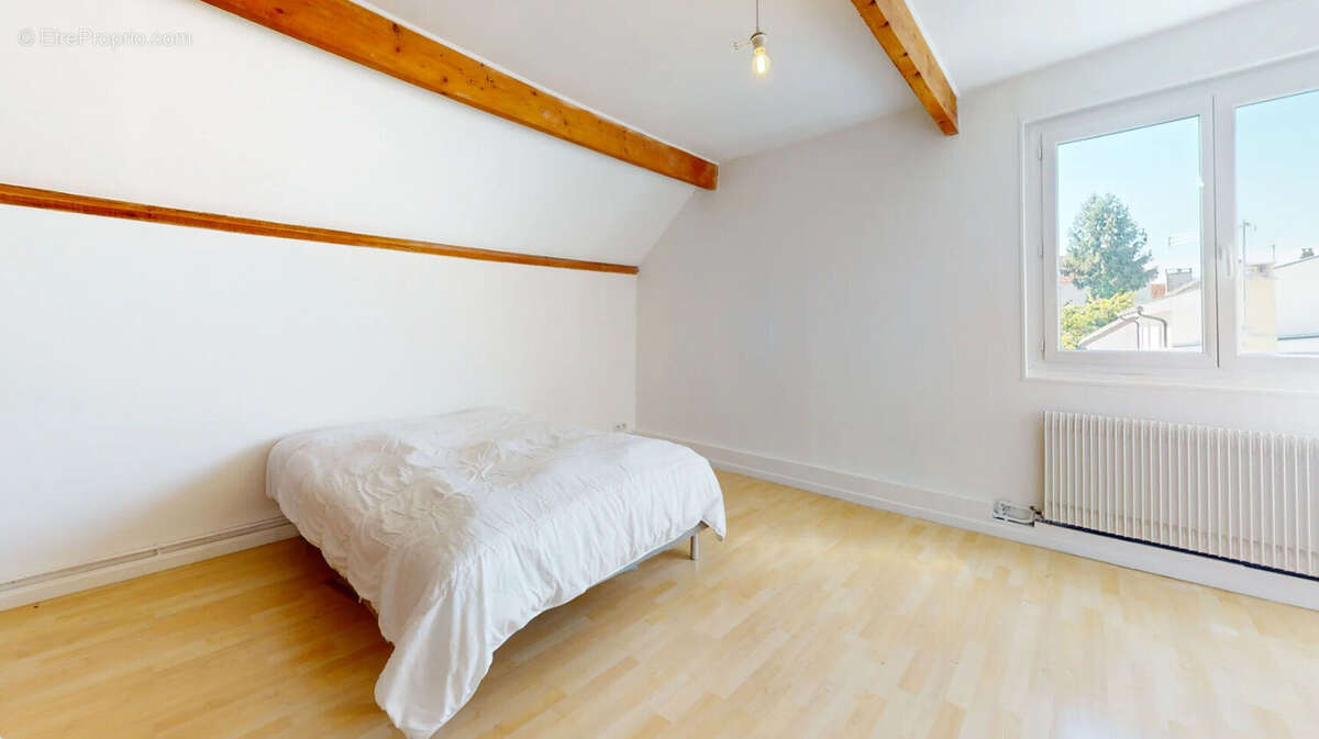 Maison à CHAMPS-SUR-MARNE