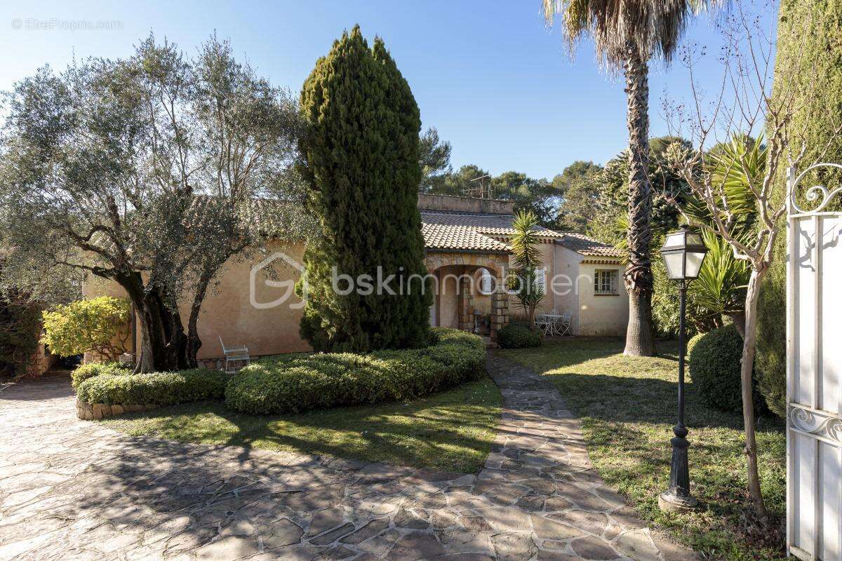 Maison à MOUGINS