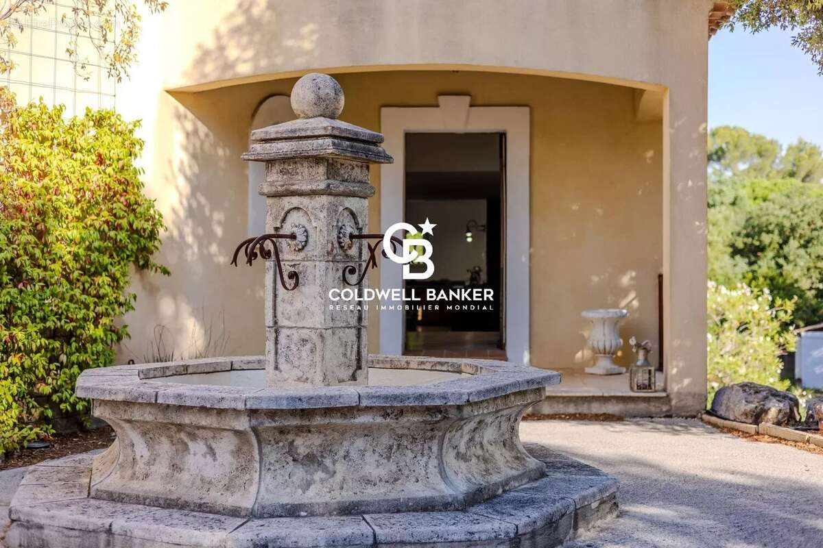 Maison à BORMES-LES-MIMOSAS