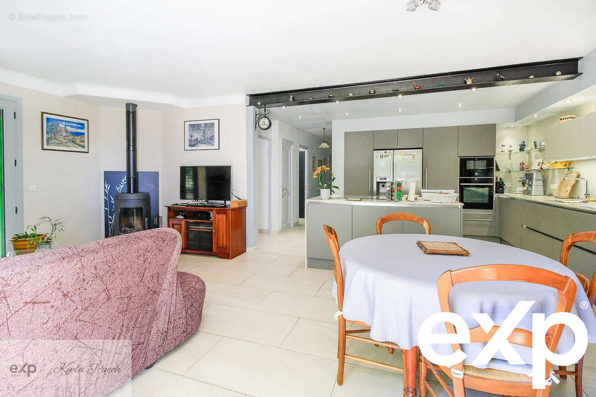 Maison à PEYROLLES-EN-PROVENCE