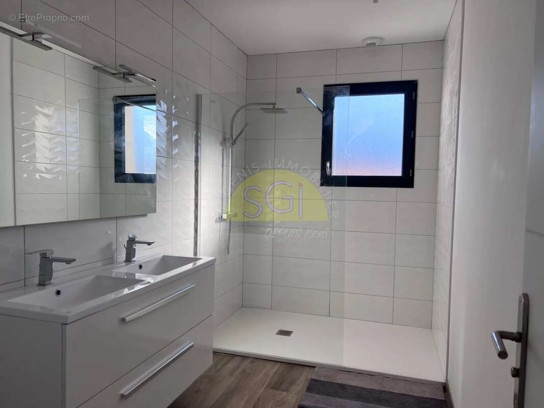 Maison à SAINT-GENIS-DES-FONTAINES