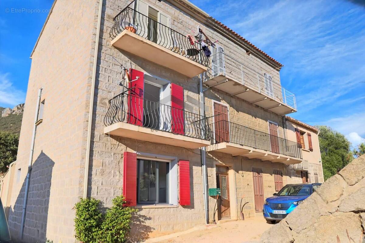 Appartement à MONACIA-D'AULLENE