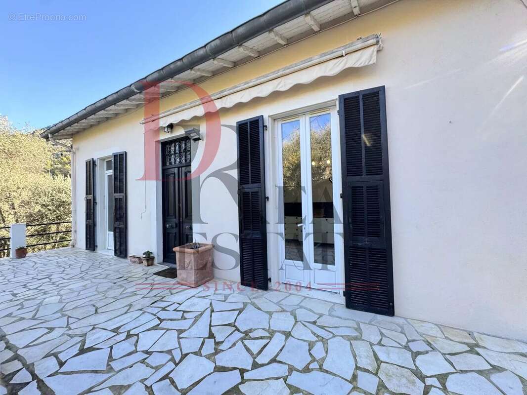 Maison à PEILLE