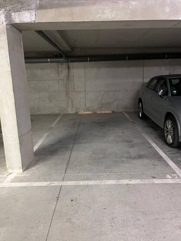 Photo 1 - Parking à LES ANGLES