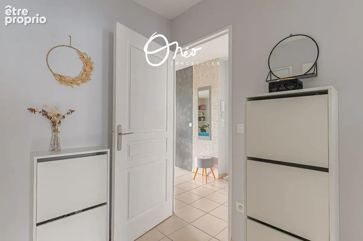 Mions - Appartement 3 pièces de 67 m2 avec balcon et garage - photo 10