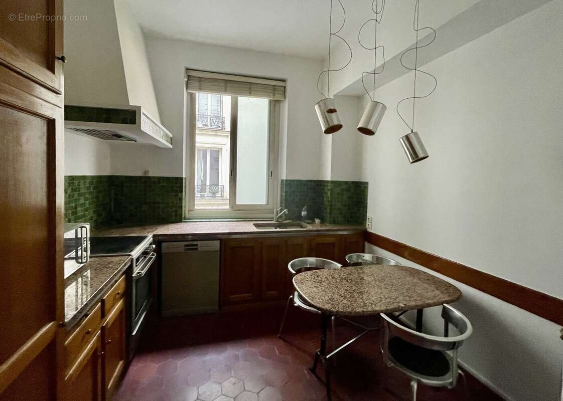 Appartement à PARIS-12E