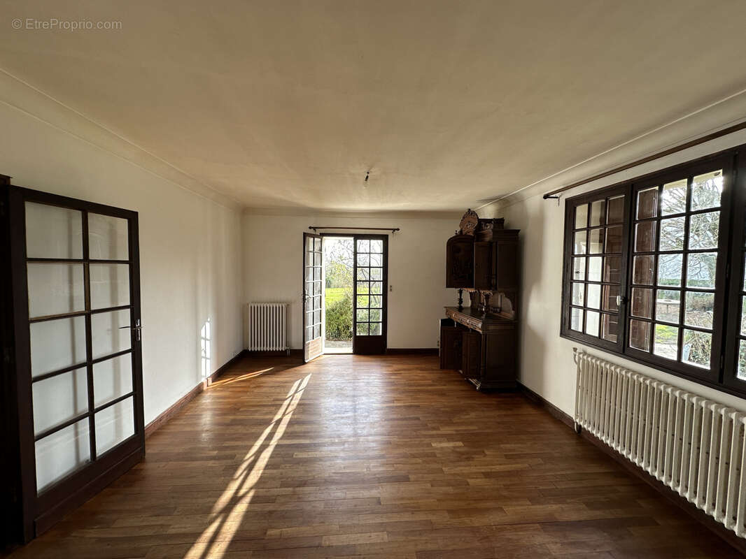 Jolie maison en pierre avec grand terrain - photo 2