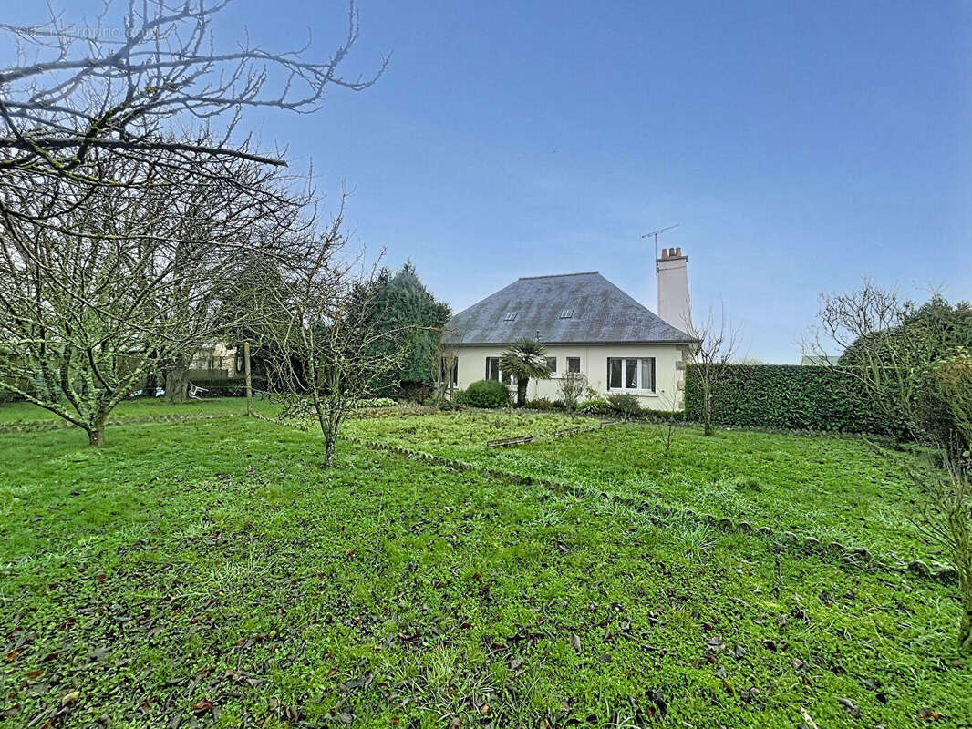 Maison à MINIAC-MORVAN