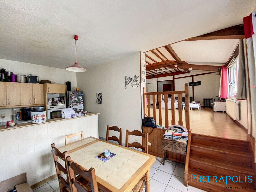 Maison 205 m² à Tarare  - photo 3