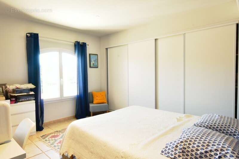 Maison à FONTVIEILLE