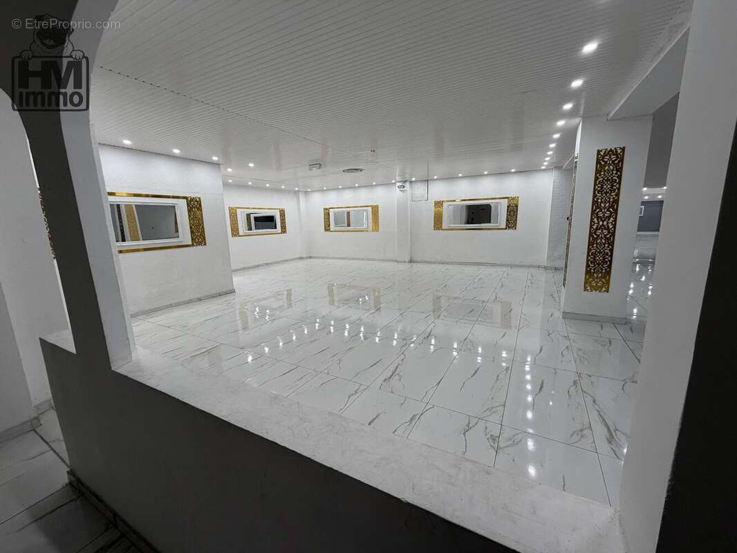 Commerce à LUBERSAC