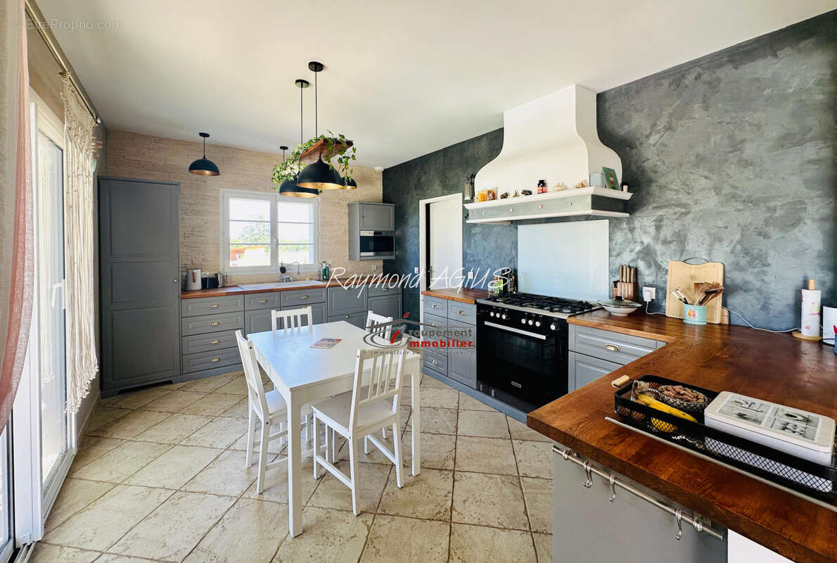 Propriété équestre exceptionnelle avec 5 chambres, piscine chauffée et plus de 6 hectares de terrain - photo 8
