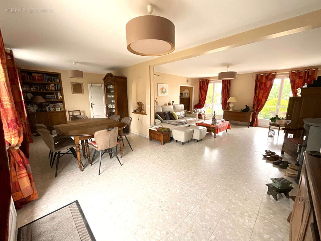 Maison à COURDIMANCHE