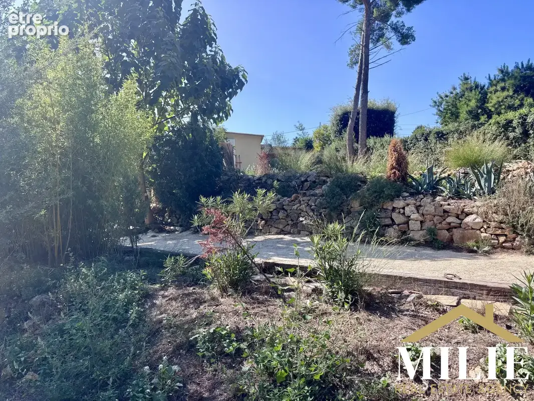 Maison 4 pièces 130 m² à vendre à Saint-Cyr-Sur-Mer (83270) - photo 3