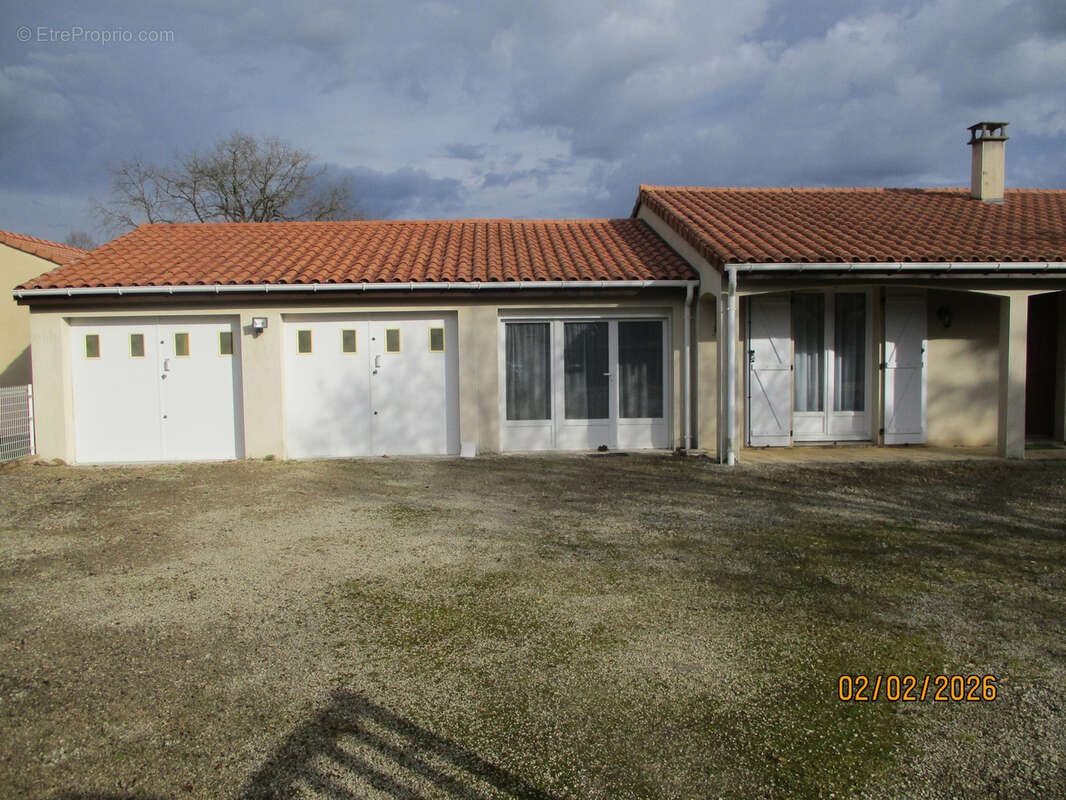 Maison à COUHE